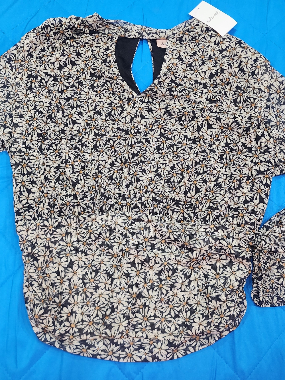 Floral Keyhole Short Sleeve Blouse - Black/Cream - Unknown Brand